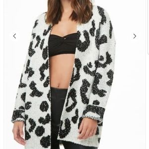 Forever 21Loop-Knit Abstract Cardigan

 (6)